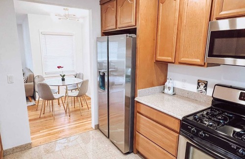 Tarzana House | Stylish and Charming House with Private Backyard, Deck & Patio