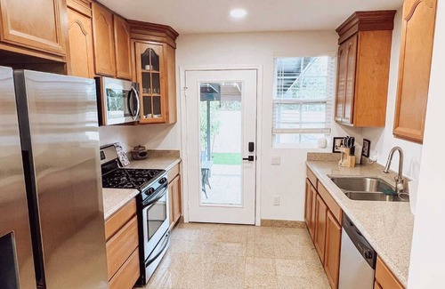Tarzana House | Stylish and Charming House with Private Backyard, Deck & Patio