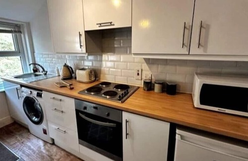 Douglas Apartment | Stylish and Compact 2BD apt for 4 near the Sea