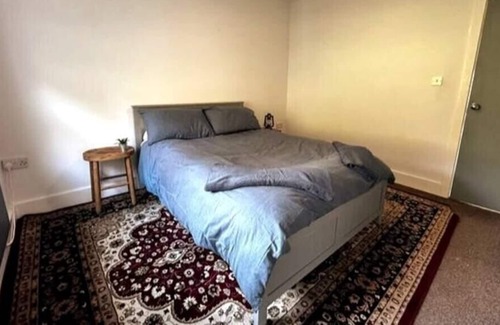 Douglas Apartment | Stylish and Compact 2BD apt for 4 near the Sea