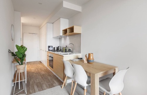 Caulfield North Apartment | Stylish and Cosy A Mid Century Caulfield Retreat