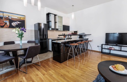 Stari Grad Apartment | Stylish and Family Friendly 2 Bedroom Apartment