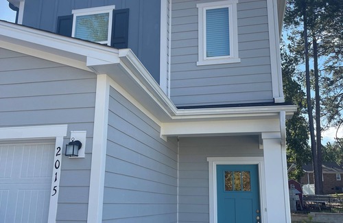 Durham House | Stylish and quiet 2-bedroom townhome close to the airport and downtown Durham