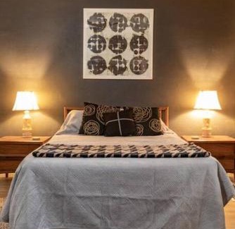 Pittsburgh Apartment | Stylish and Refined with Easy City Access