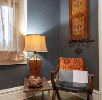 Pittsburgh Apartment | Stylish and Refined with Easy City Access