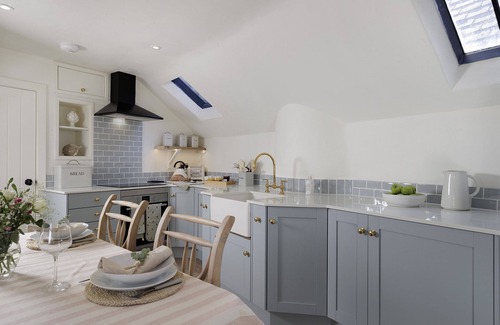Stow-on-the-Wold Cottage | Stylish and sophisticated holiday apartment - Flat 2 Martins House