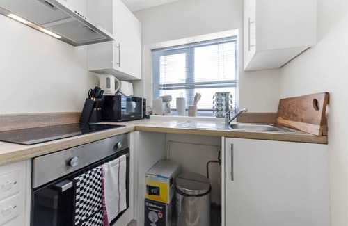 Chase Apartment | Stylish and Snug Studio - All You Need