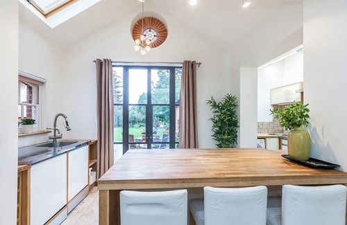 Eltham Cottage | Stylish and Spacious London cottage (Greenwich)