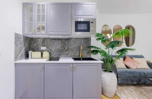 Quartier du Faubourg-Montmartre Apartment | Stylish Apartment 3 Min from Haussmann, Sleeps4