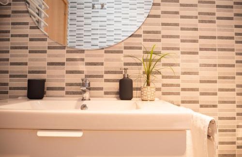 La Merced Apartment | Stylish Apartment in the heart of Málaga with Pool