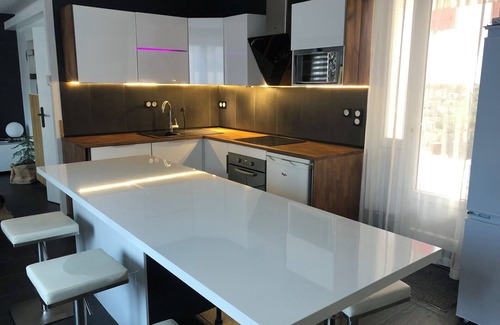 Bayonne Apartment | Stylish apartment with terrace 50 m from the arena