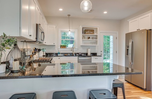 Arundel Cottage | Stylish Arundel Cottage, 6 Mi to Dock Square!