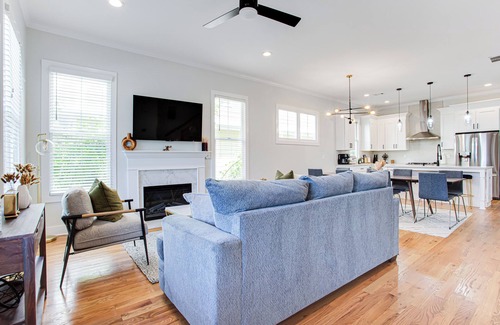 Edgewood House | Stylish Atlanta Retreat Close to Inman & Midtown