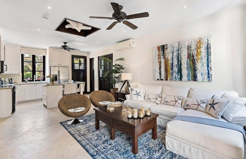 Las Catalinas House | Stylish Beach-Themed Condo with Two Bedrooms and Lovely Ocean Views