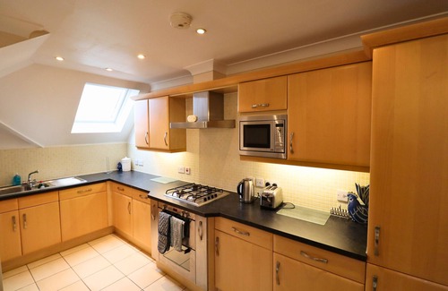 Bracknell Apartment | Stylish Bracknell Top Floor Apartment