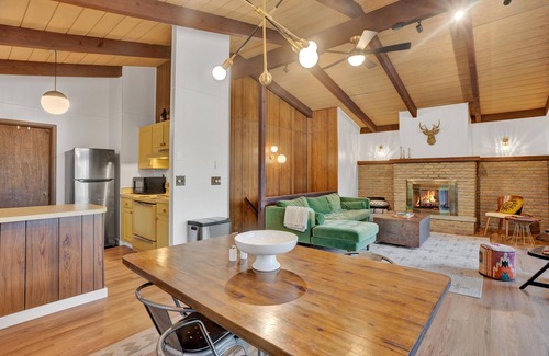 Gouldsboro Ski Chalet | Stylish Cabin in Poconos Resort - Indoor/Outdoor Pools, Lakes, Kayaks, and more!