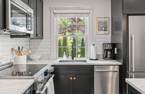 Cape Porpoise Condo | Stylish Cape Porpoise Retreat with Pool