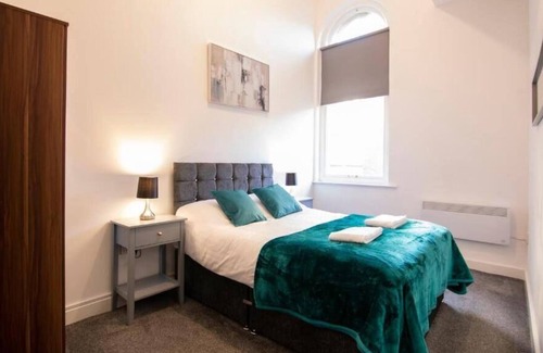 Bolton Condo | Stylish Central Bolton Apartment