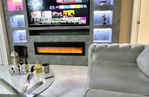 Salford House | Stylish Central House Retreat in Manchester
