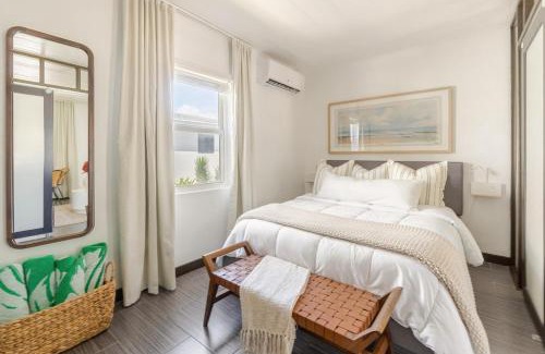 Singer Island Apartment | Stylish Coastal Studio Walk to Beach, Pool & Eats