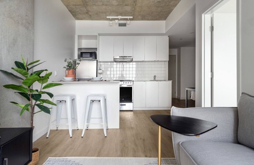 Shaughnessy Village Apartment | Stylish Comfort in Downtown Montreal