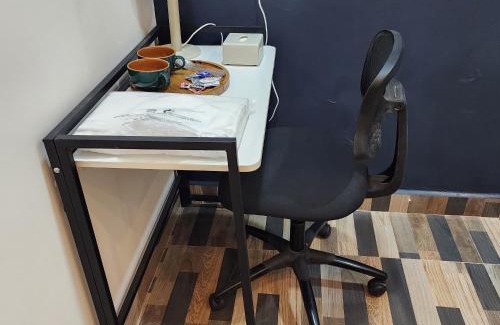 Pallavaram House | Stylish comfy Room near Airport