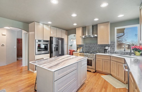 Peregrine House | Stylish, comfy home for Air Force Academy Graduation! 5 bedrooms!