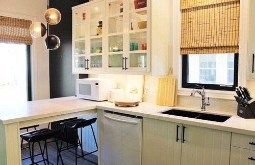 Crystal Beach Cottage | Stylish & Contemporary Cottage - 100 metres to beach