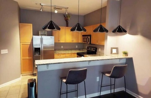 Atlanta Apartment | Stylish & Convenient 2Bd/1Bth~for Friends/Business/Family~FREE Parking
