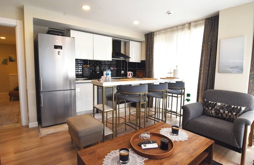 Bagcilar Apartment | Stylish cozy 1 bedr apart & balcony