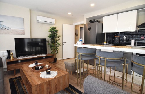 Bagcilar Apartment | Stylish cozy 1 bedr apart & balcony