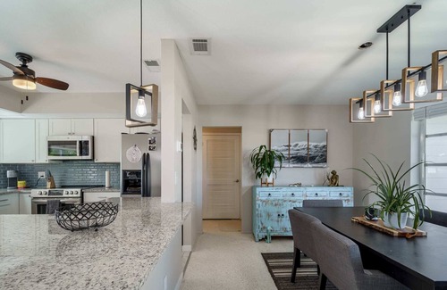 Venice Gardens House | Stylish & Cozy~ 10mins to beach and shops
