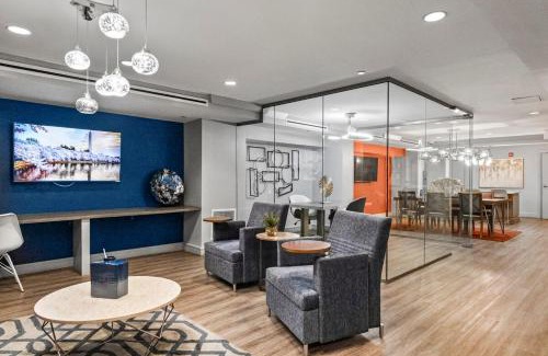 North Highland Apartment | Stylish & Cozy 2BR apt 6 mins from DC Free parking - Park Adams