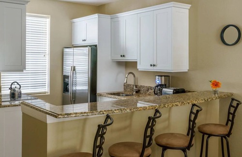 Marco Island Hotel | Stylish Deluxe 2BR Stay at Olde Marco Inn, Near Shops & Waterfront