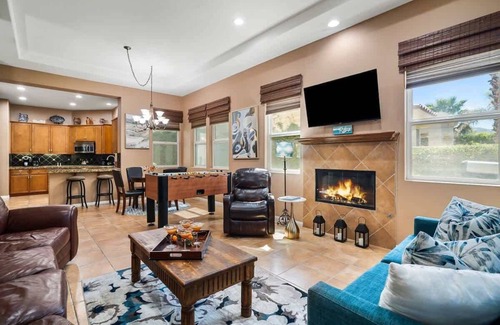 La Quinta House | Stylish Desert Getaway | Mountain Views & HOA Pool