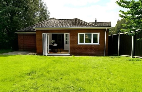 Cradley House | Stylish Detached Bungalow