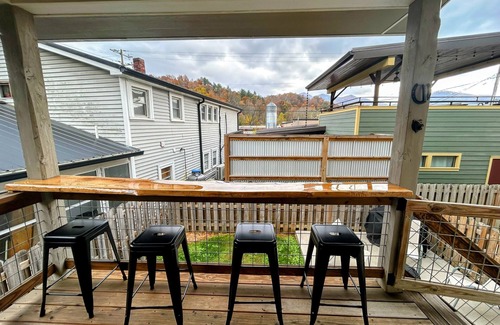 Bryson City House | Stylish Downtown Gem Hot Tub Custom Bunkroom Walk Everywhere, Relax, Enjoy