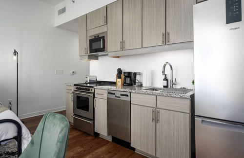 Birmingham Apartment | Stylish DT Studio w/Private Balcony!