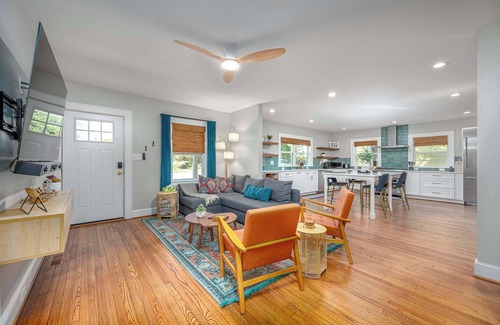 Durham House | Stylish Durham Retreat - Walkable, Sleeps 6