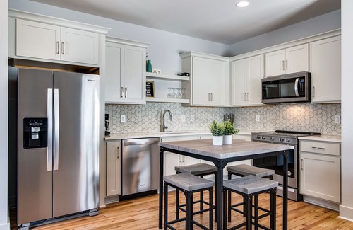 Greenwood House | Stylish East Nashville Townhouse with Parking