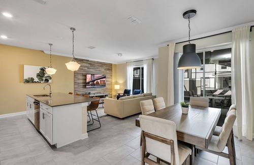 Kissimmee House | Stylish Family Home | Private Pool | 111