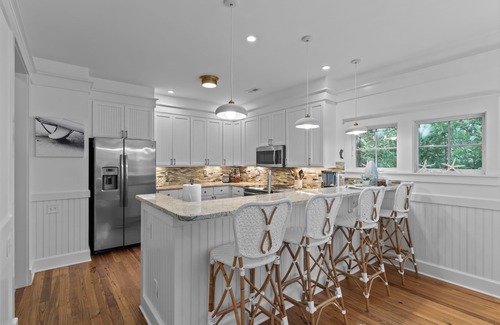 Keepers Landing House | Stylish + Family Friendly - 2 Carts, 2 Clubs, Mins to E Beach, Kayak Our Dock