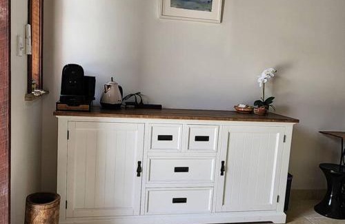 Mays Hill House | Stylish Gallery Sleep 4 , Near Parramatta CBD