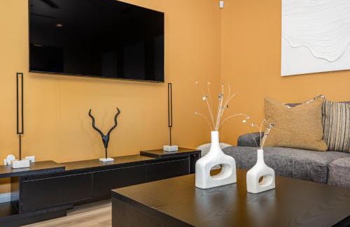 Southeast Raleigh House | Stylish Getaway near City Center & Coastal Credit Music Park