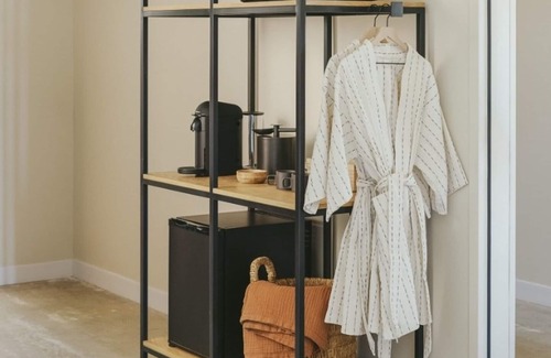 East Nashville Hotel | Stylish Getaway with Curated Design, Lounge Areas and City Views