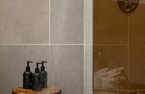 East Nashville Hotel | Stylish Getaway with Curated Design, Lounge Areas and City Views