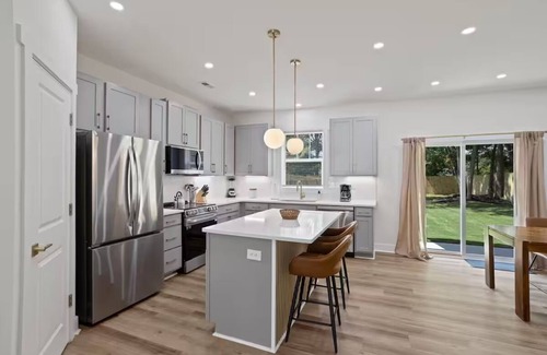 City View House | Stylish Greenville Stay 8 Mins to Downtown Pet Friendly