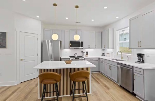 City View House | Stylish Greenville Stay 8 Mins to Downtown Pet Friendly