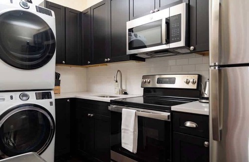 Roanoke Apartment | Stylish historic loft near downtown