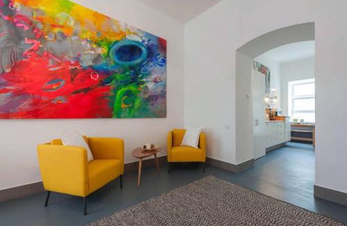 Palace District Apartment | Stylish holiday Art apartment - wifi & great location
